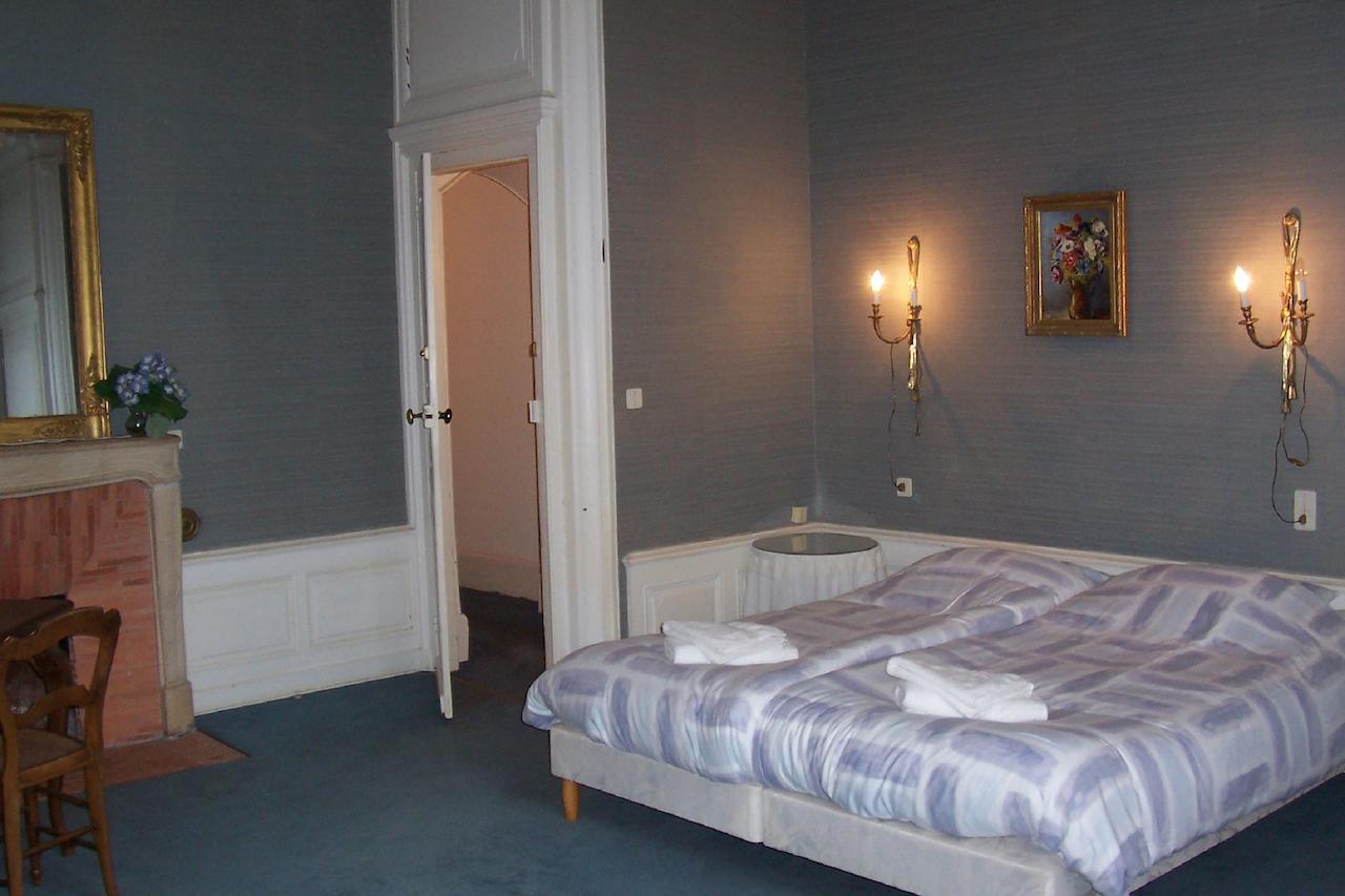Chateau Champigny Bed and Breakfast Maillet  Pokój zdjęcie