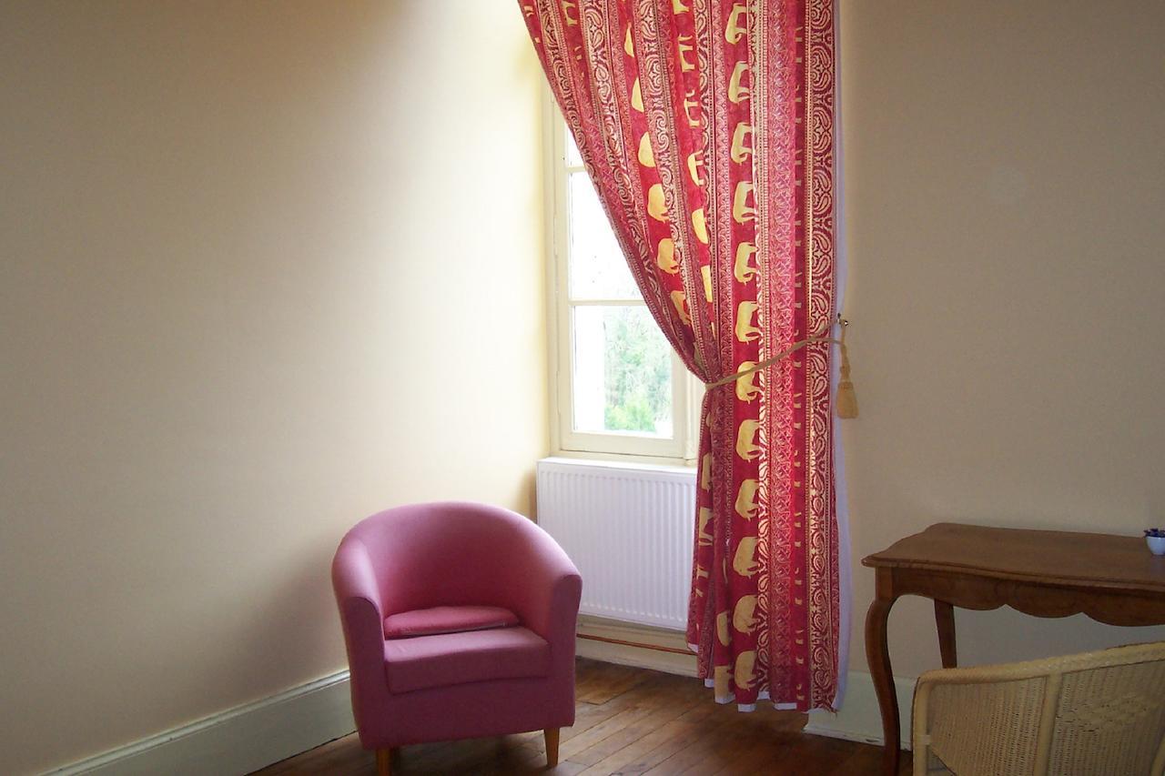 Chateau Champigny Bed and Breakfast Maillet  Pokój zdjęcie